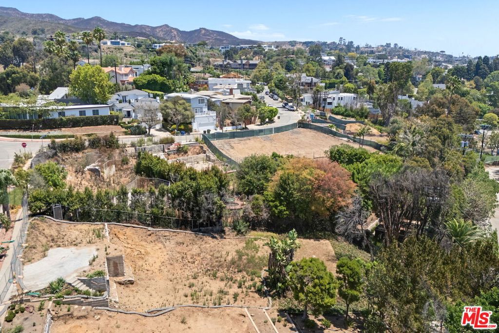 848 Las Lomas Avenue Property Photo 4