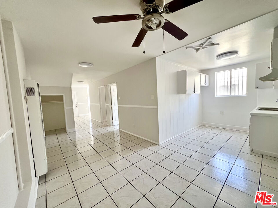 3260 E 4th Street Property Photo 5