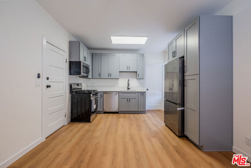 108 N Broadway 6 Property Photo 3