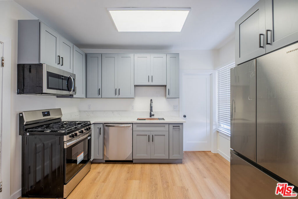 108 N Broadway 6 Property Photo 6