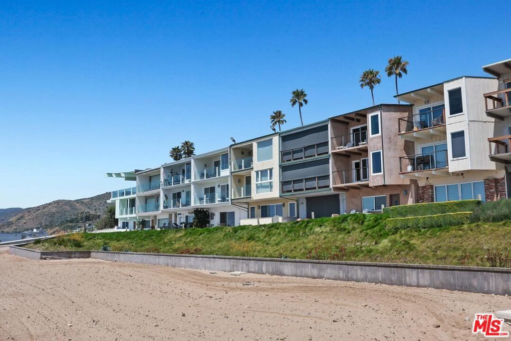 11874 Beach Club Way Property Photo 35