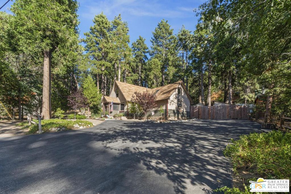 52731 Sylvan Way Property Photo 3