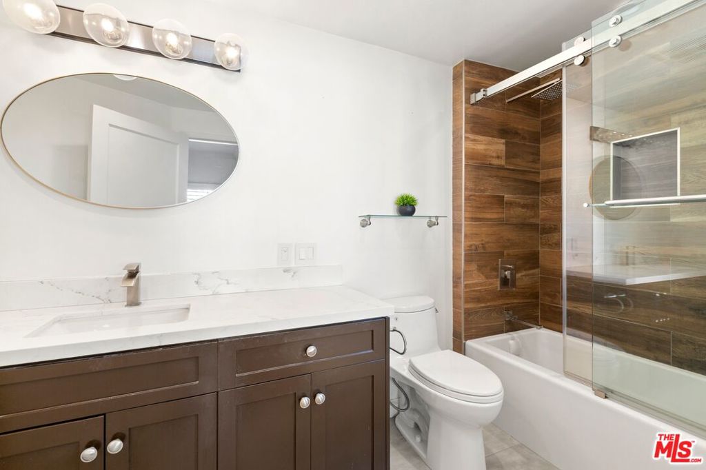1145 N Horn Avenue E Property Photo 11