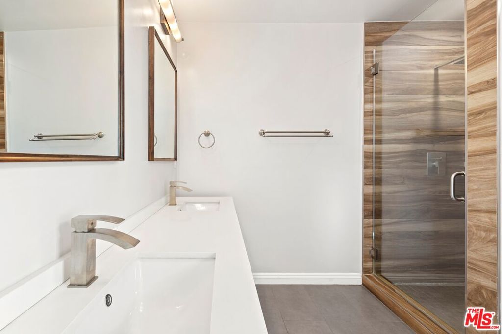 1145 N Horn Avenue E Property Photo 15