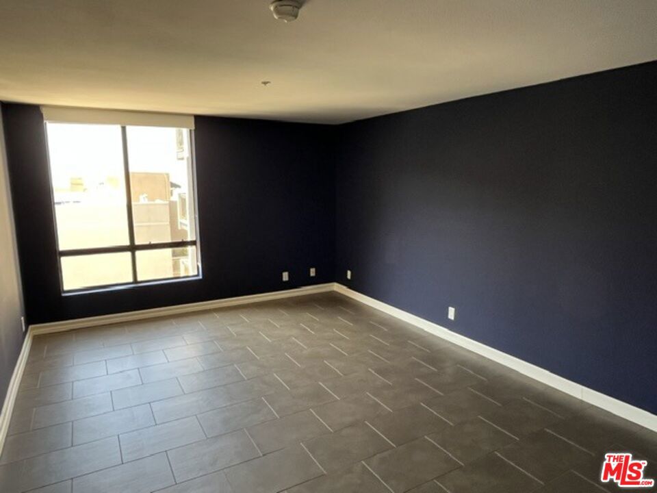 7320 Hawthorn Avenue 308 Property Photo 7