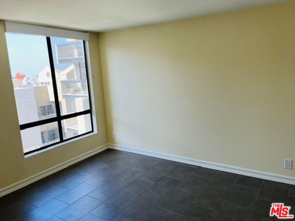 7320 Hawthorn Avenue 308 Property Photo 10