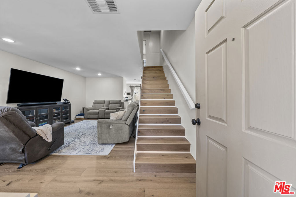 19124 Hamlin Street 4 Property Photo 1