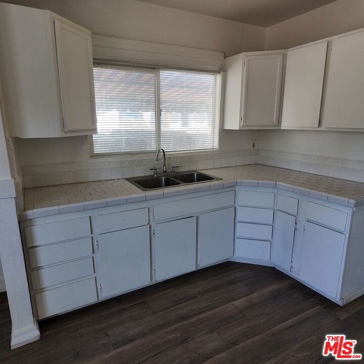 2416 Chester Lane Property Photo 10