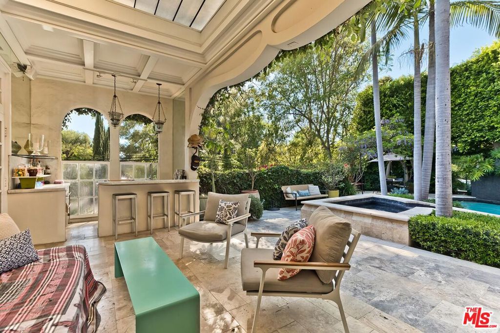 2806 Nichols Canyon Road Property Photo 28