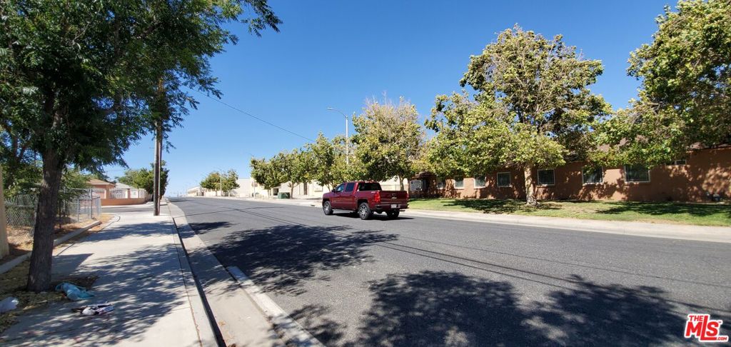 3 Vac Ste/vic Carolside Avenue Property Photo 9