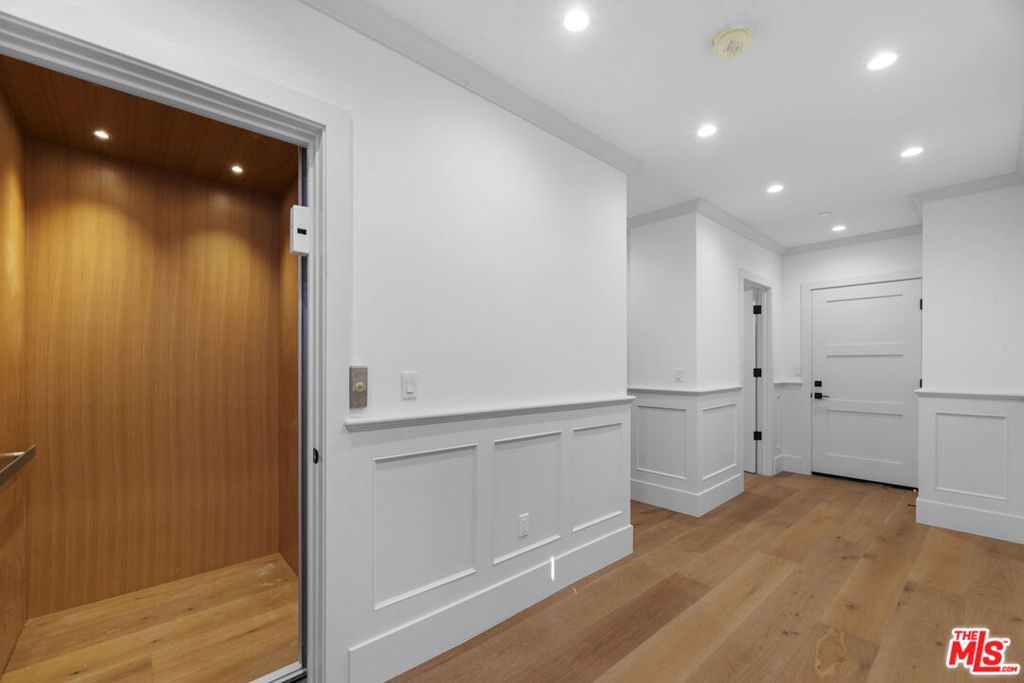 566 Ida Street Property Photo 20