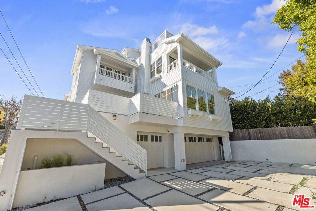566 Ida Street Property Photo 25
