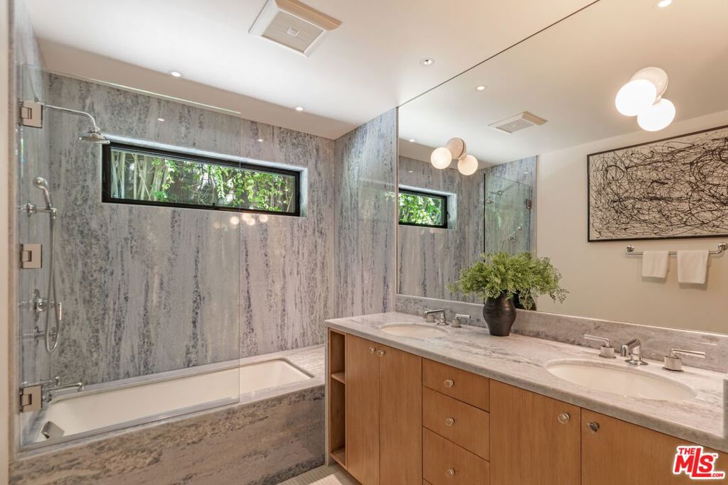 400 Toyopa Drive Property Photo 21