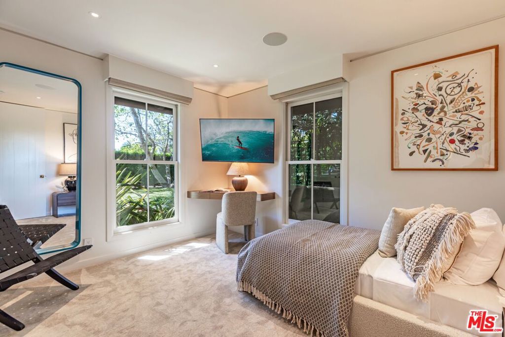 400 Toyopa Drive Property Photo 22