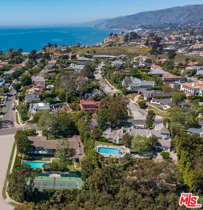 400 Toyopa Drive Property Photo 34