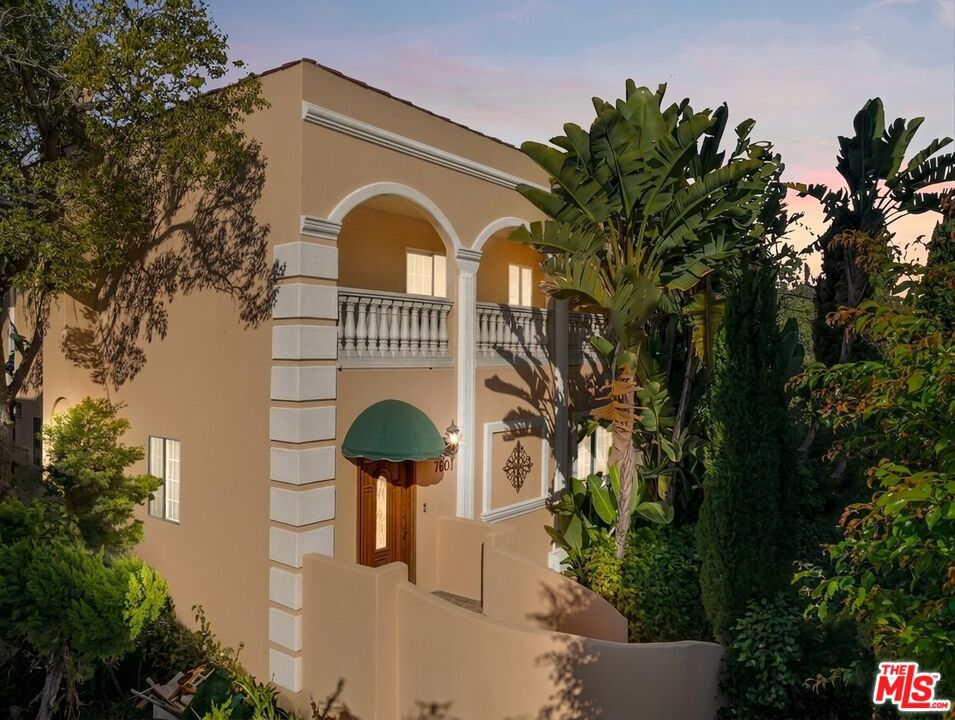 7601 Hollywood Boulevard Property Photo 1
