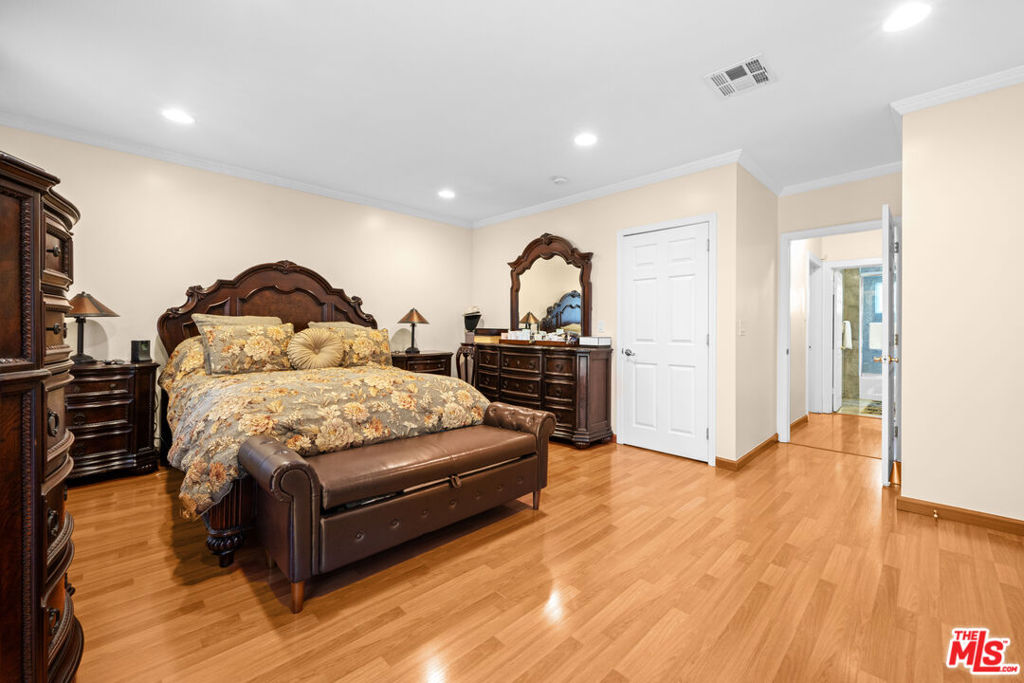 7601 Hollywood Boulevard Property Photo 10