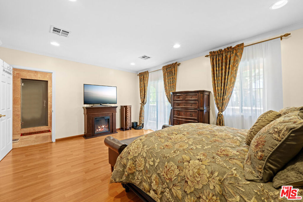 7601 Hollywood Boulevard Property Photo 11