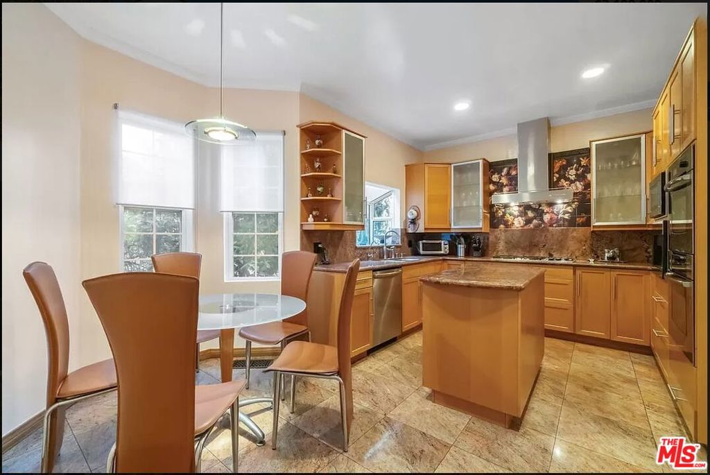 7601 Hollywood Boulevard Property Photo 13