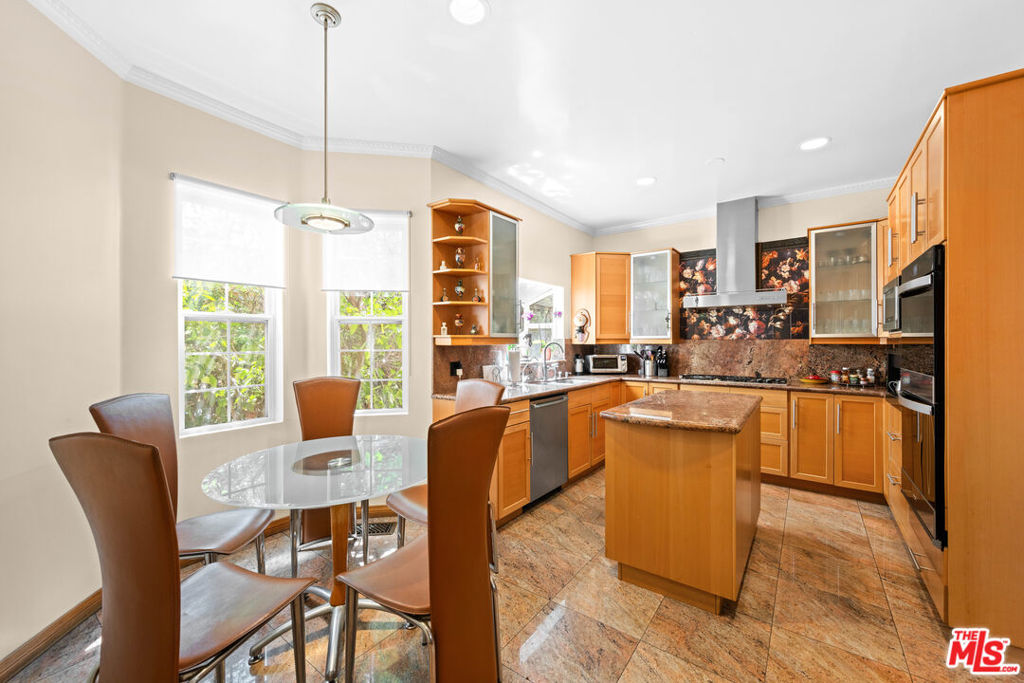 7601 Hollywood Boulevard Property Photo 14