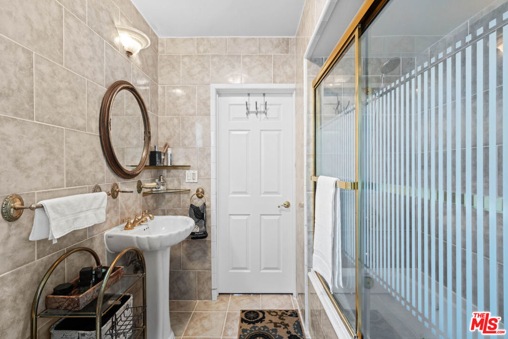 7601 Hollywood Boulevard Property Photo 19