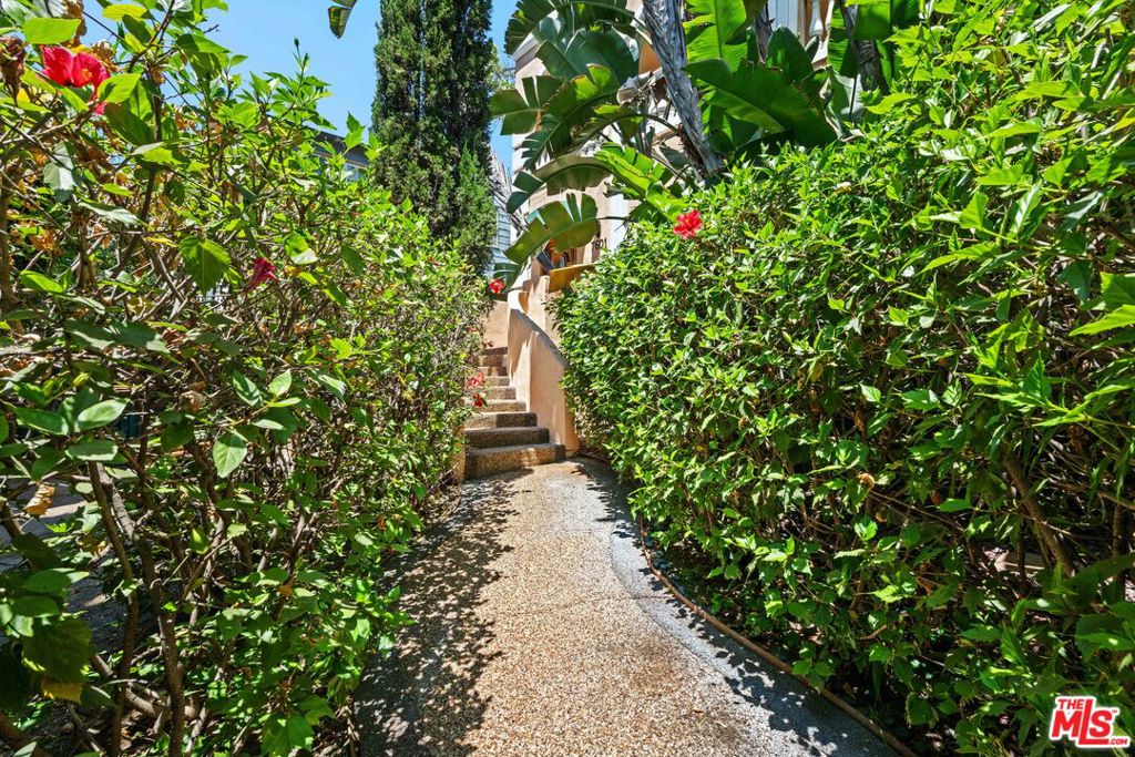 7601 Hollywood Boulevard Property Photo 29