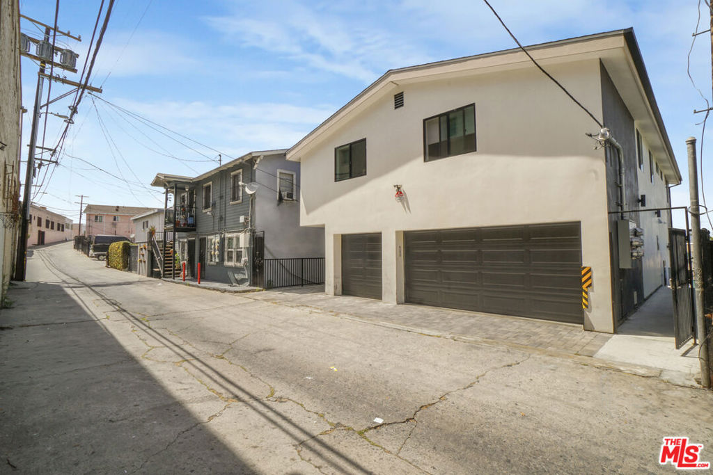 4810 Mascot Street Property Photo 6