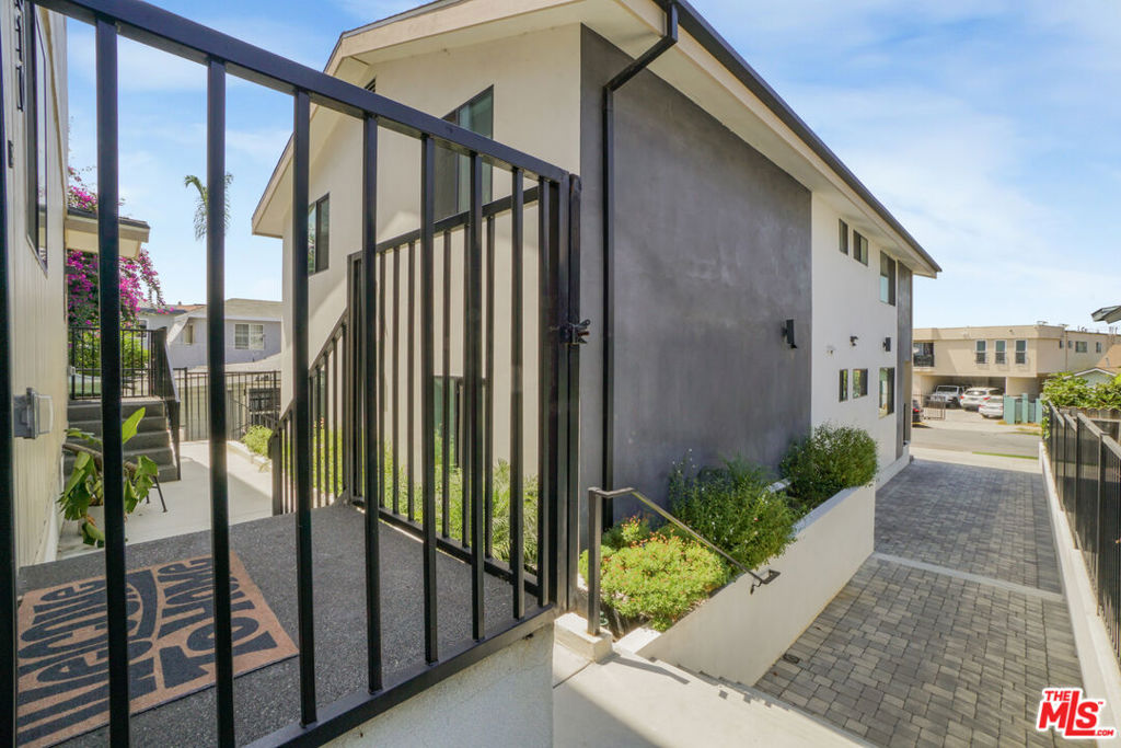 4810 Mascot Street Property Photo 7