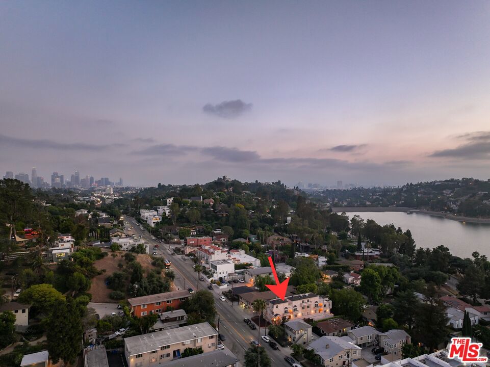2305 Glendale Boulevard Property Photo 1