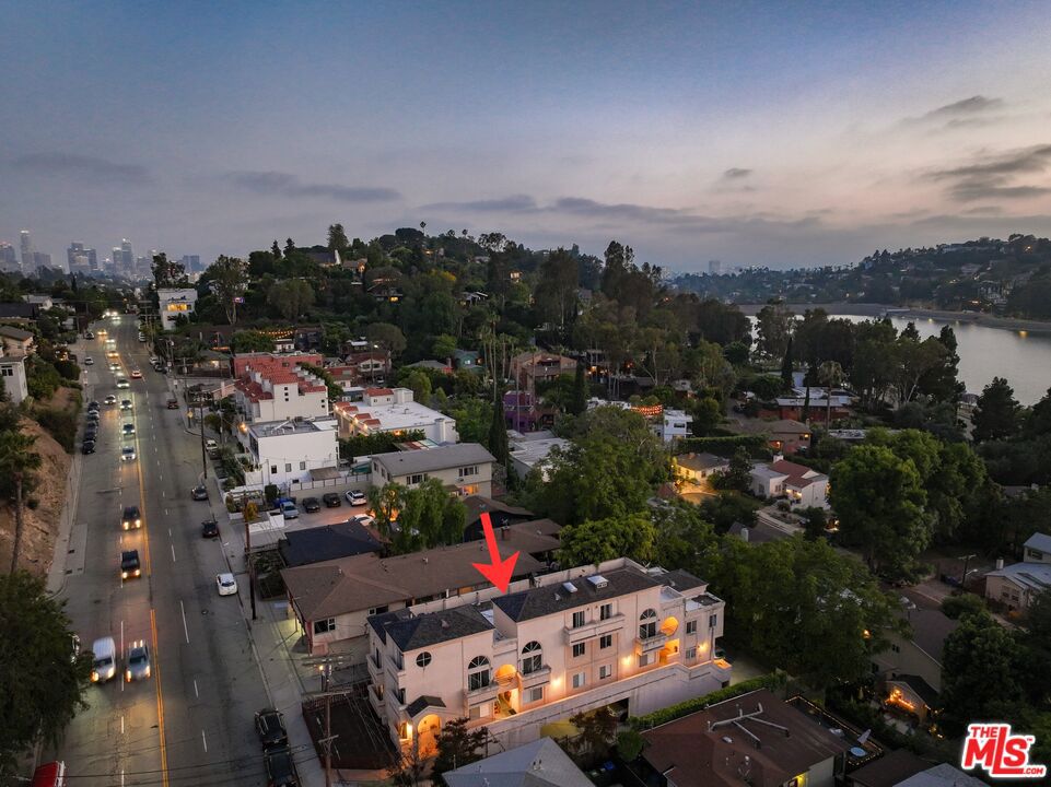 2305 Glendale Boulevard Property Photo 3
