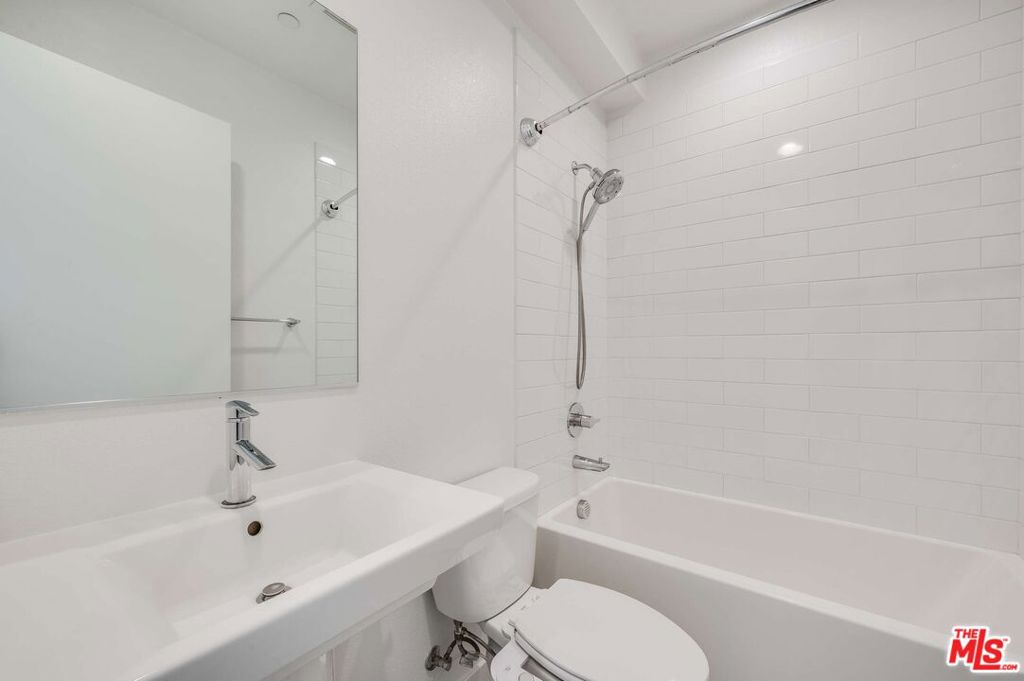 4320 Eagle Rock Boulevard 1 Property Photo 7