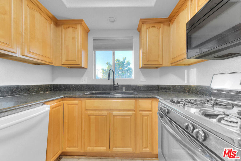 1485 Obispo Avenue 6 Property Photo 6