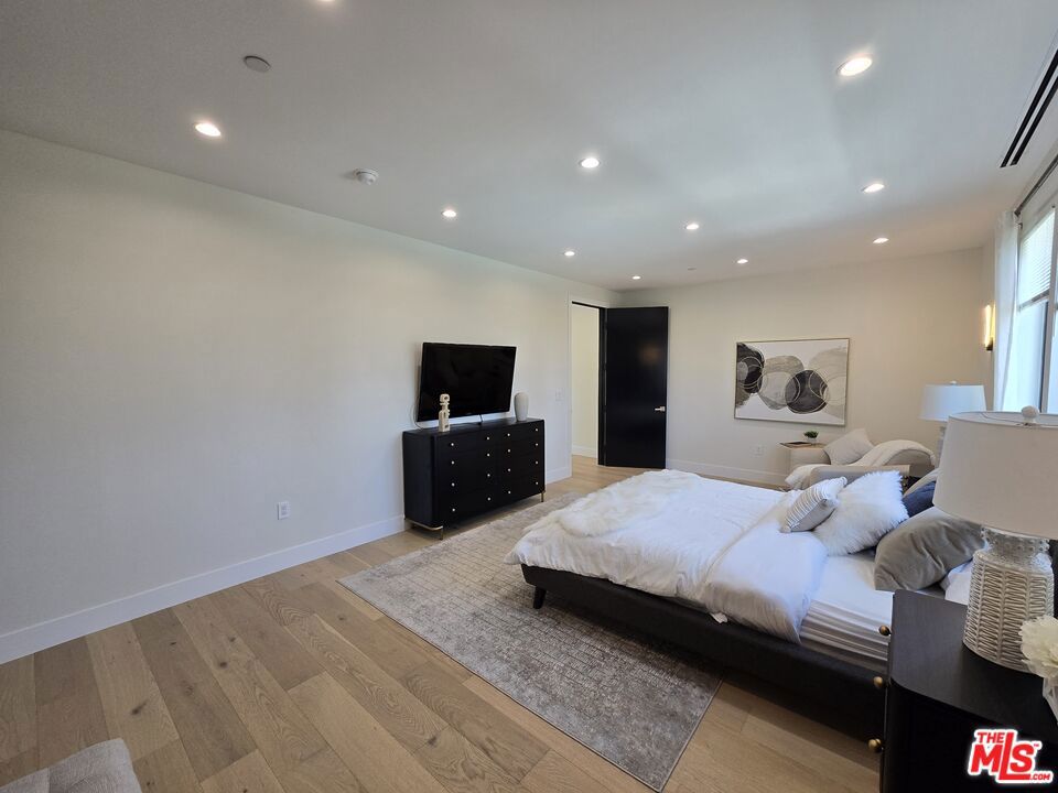 5012 Enfield Avenue Property Photo 31