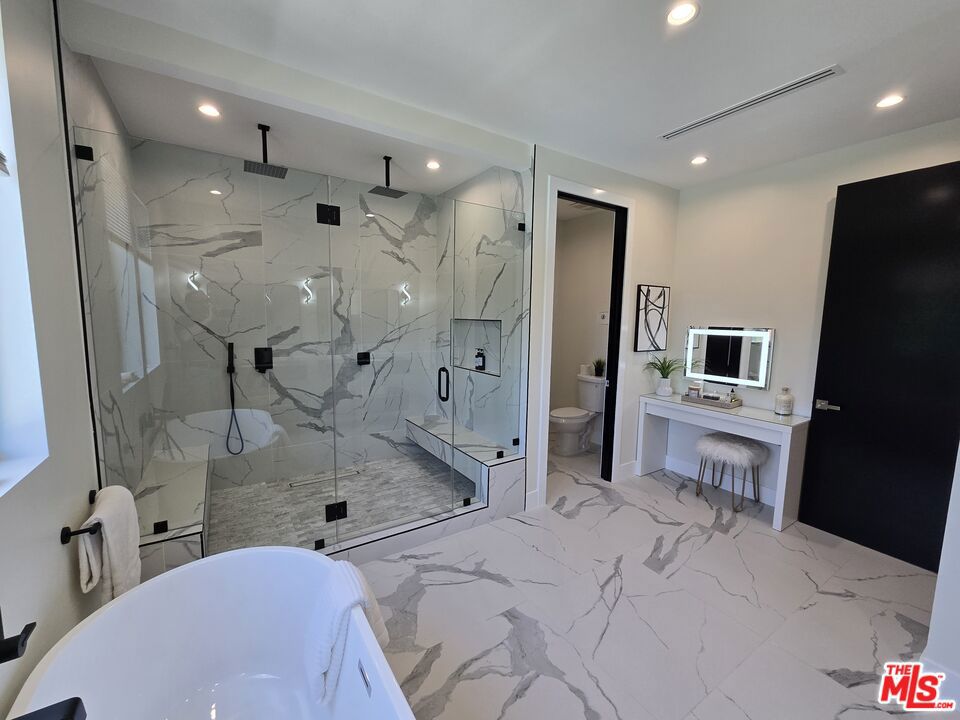 5012 Enfield Avenue Property Photo 35