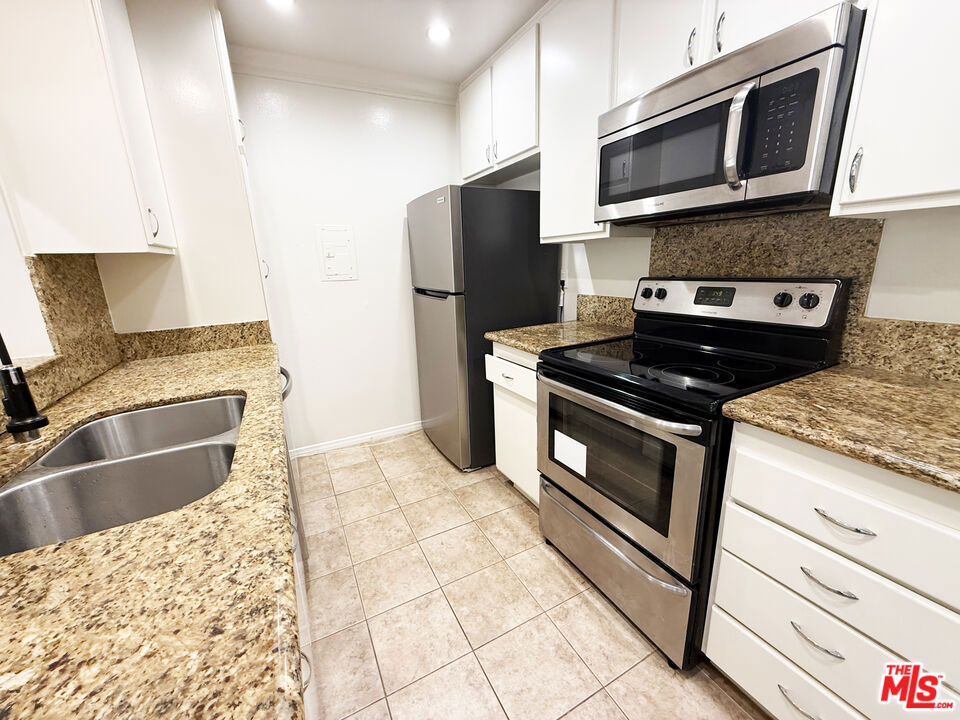 5460 White Oak Avenue D205 Property Photo 2