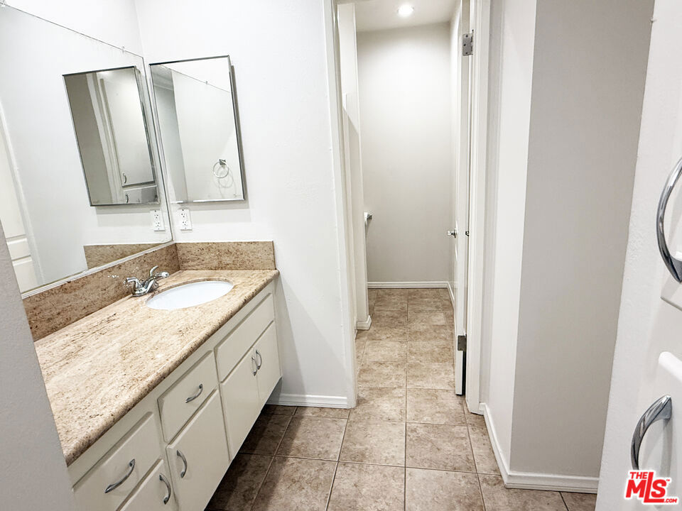 5460 White Oak Avenue D205 Property Photo 5