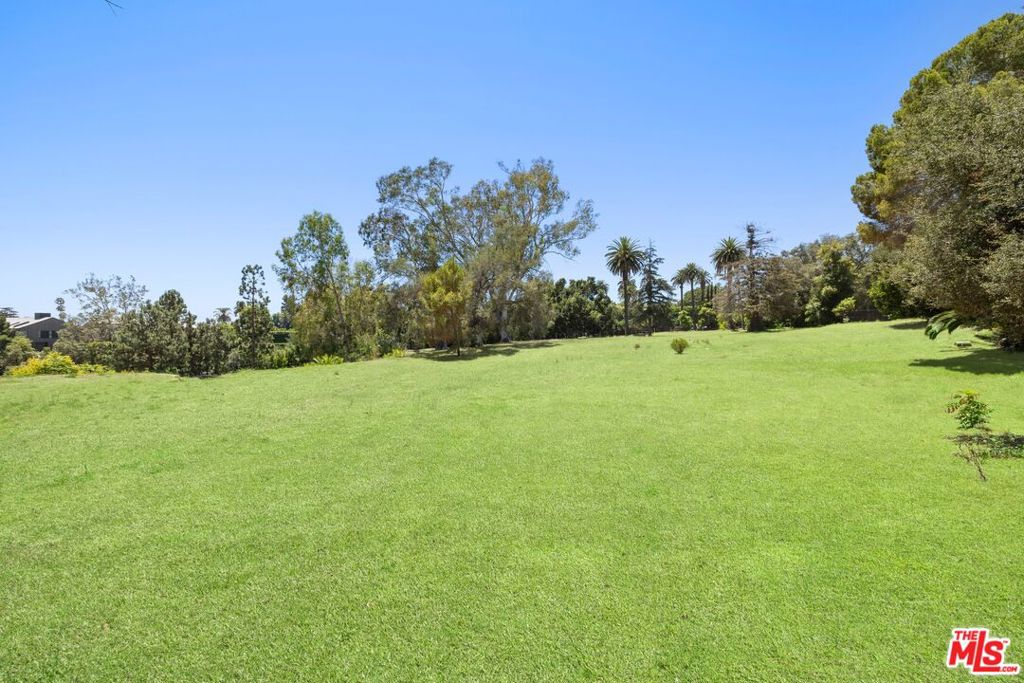 12 Oakmont Drive Property Photo 11