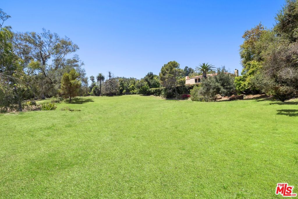 12 Oakmont Drive Property Photo 12