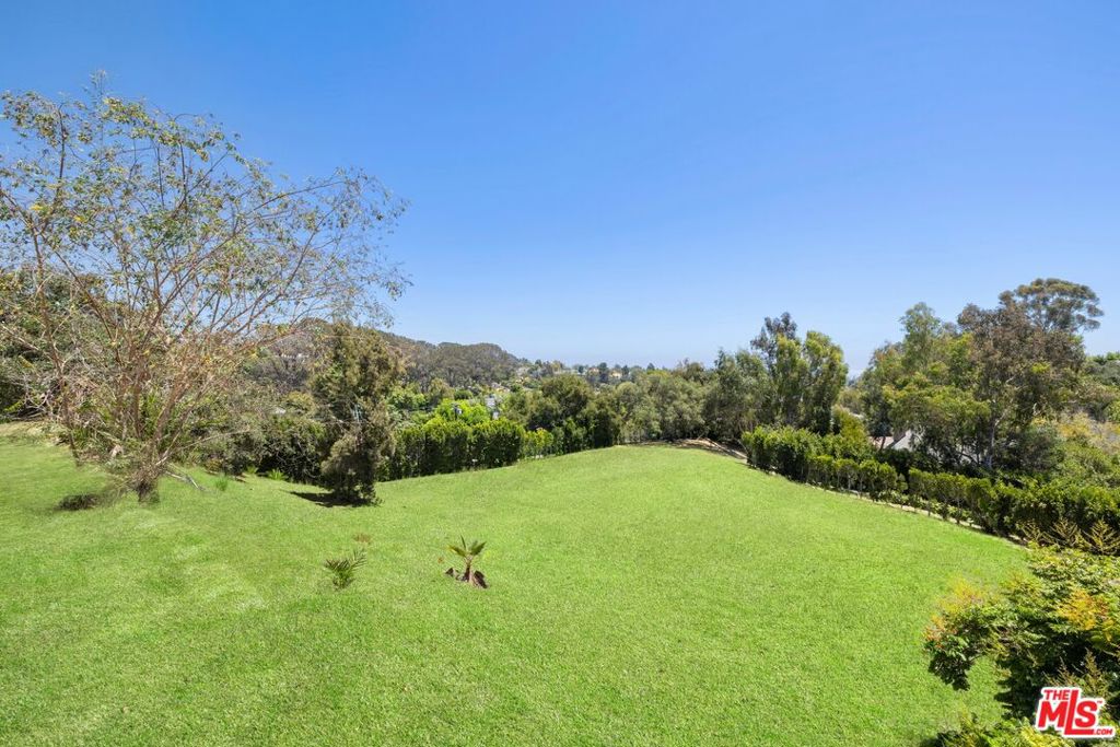 12 Oakmont Drive Property Photo 13