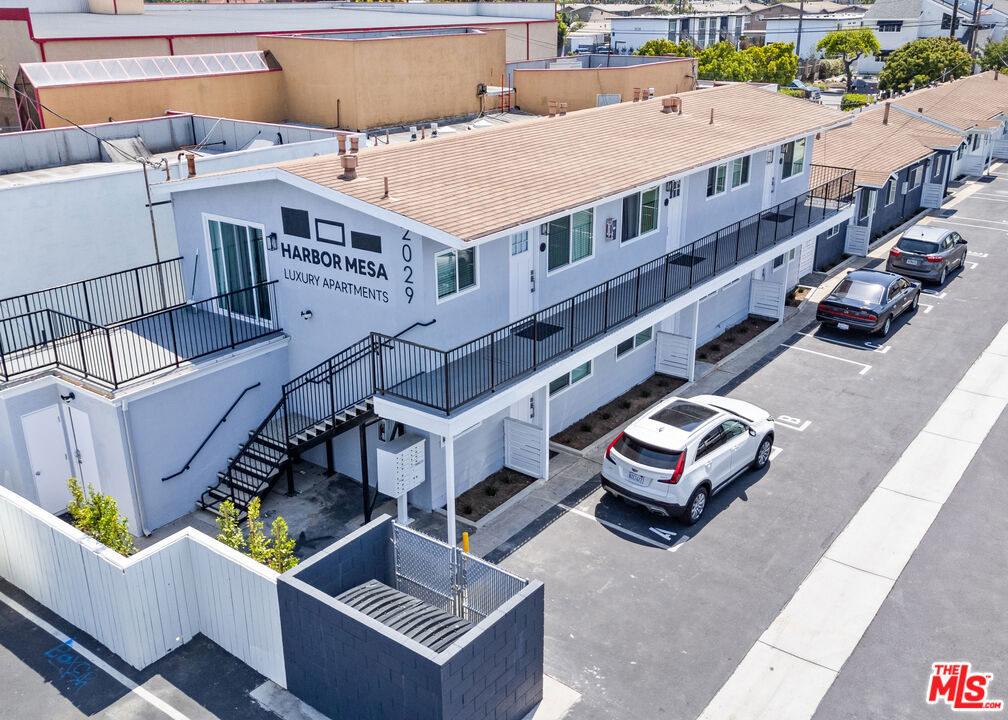 2029 Harbor Boulevard Property Photo 1