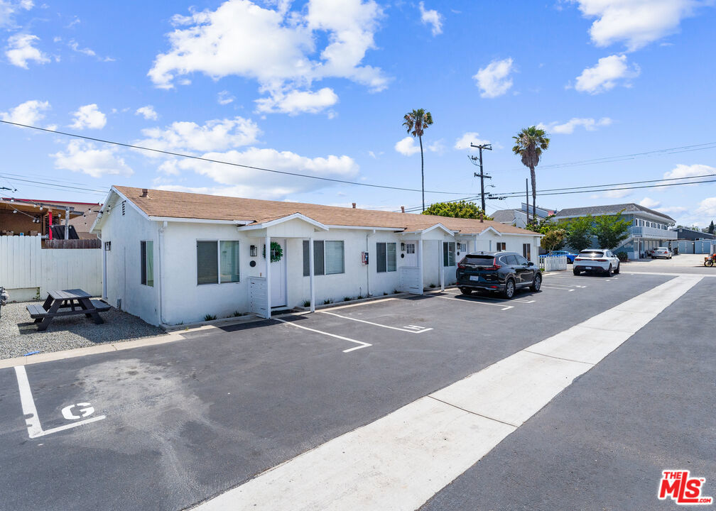 2029 Harbor Boulevard Property Photo 8