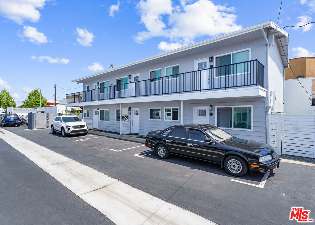 2029 Harbor Boulevard Property Photo 9