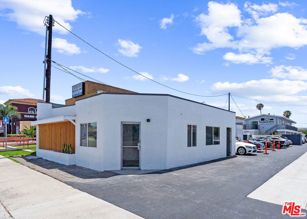2029 Harbor Boulevard Property Photo 12