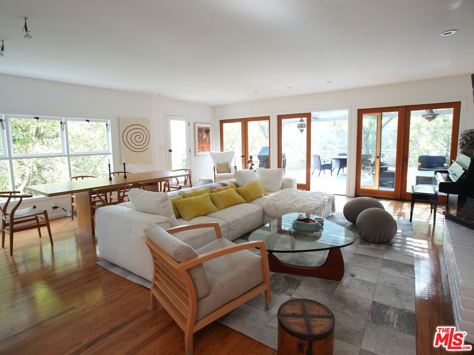 10416 Corfu Ln Property Photo 3