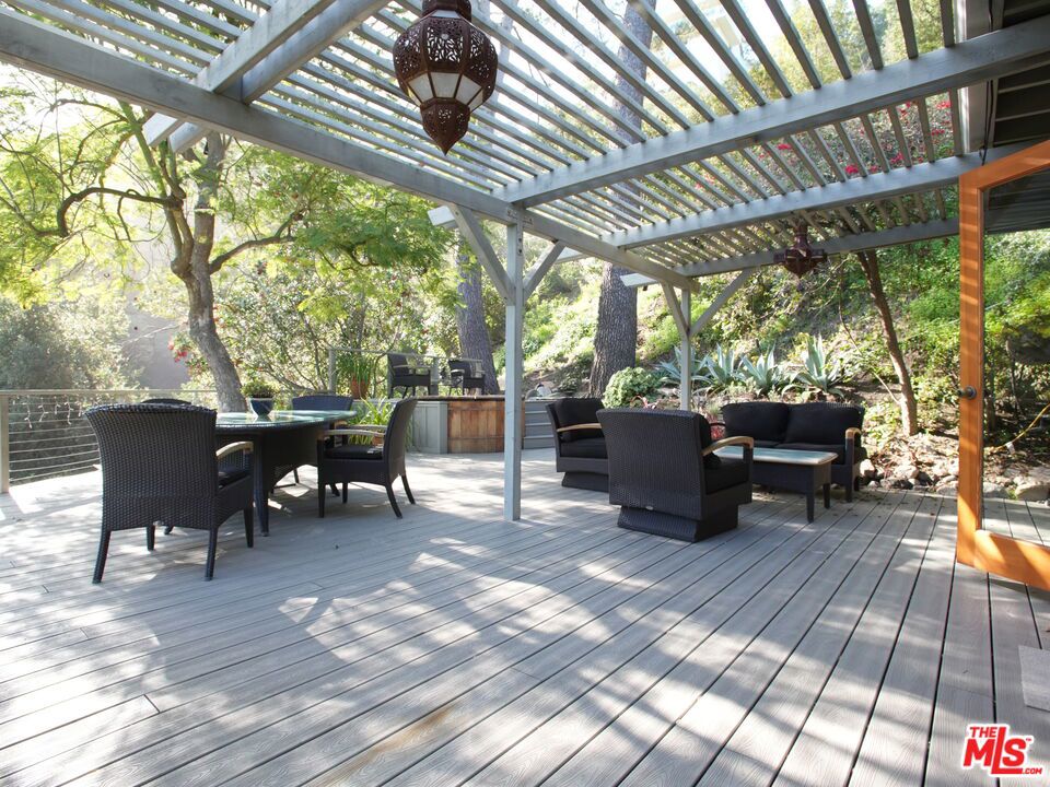 10416 Corfu Ln Property Photo 5