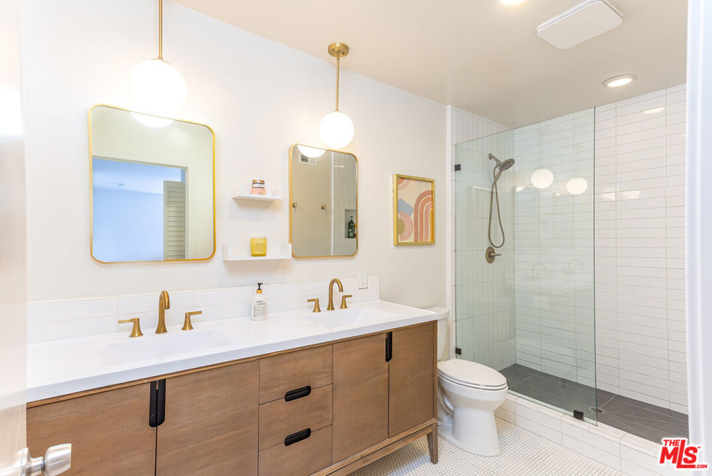 1617 S Beverly Glen Boulevard 102 Property Photo 17