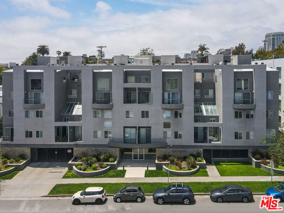 1617 S Beverly Glen Boulevard 102 Property Photo 20