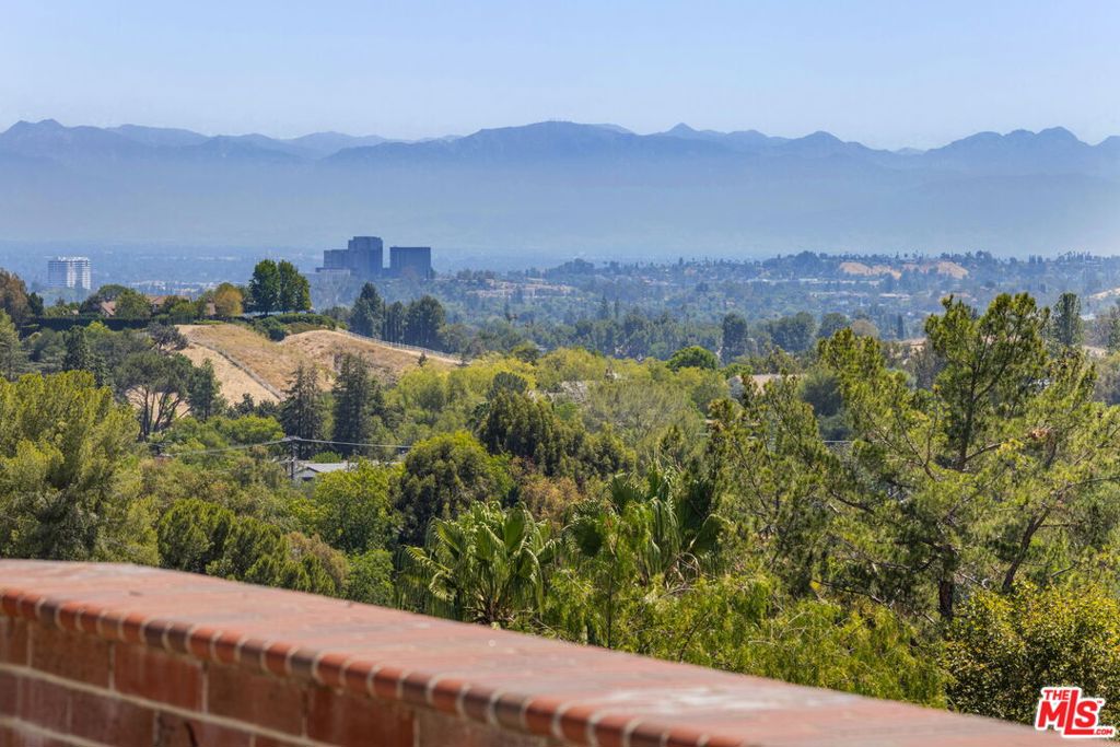 25045 Jim Bridger Road Property Photo 12