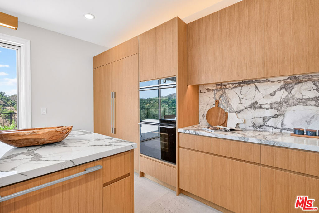 8045 Bulwer Drive Property Photo 15