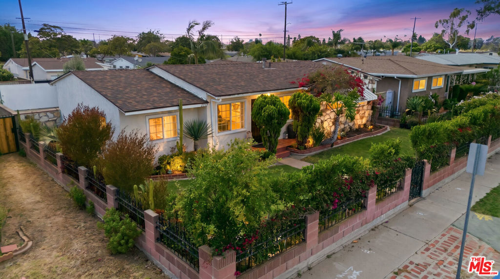 23319 Dolores Street Property Photo 2